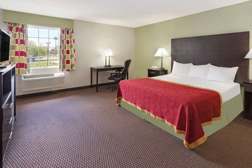 Baymont by Wyndham Beloit - photo 15