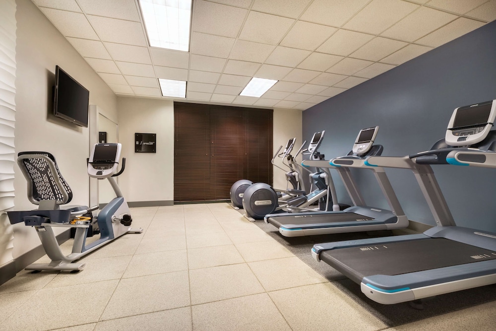 Embassy Suites Lincoln - photo 37