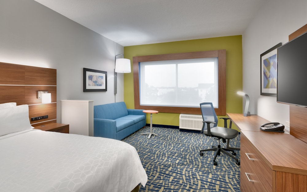 Holiday Inn Express & Suites Gainesville I 75 by IHG - photo 5