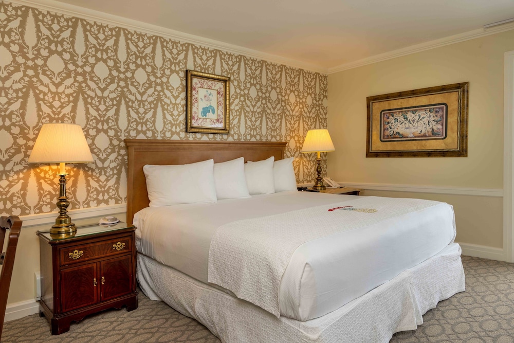 Perry Hotel - photo 8
