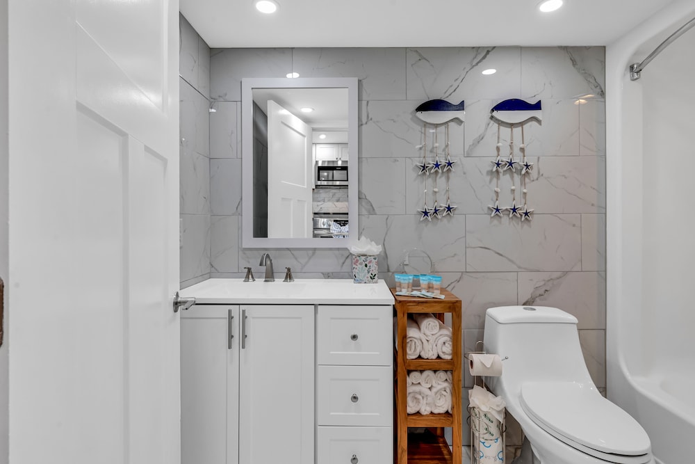 Breakers Tower 1BR Oceanfront Condo - photo 25