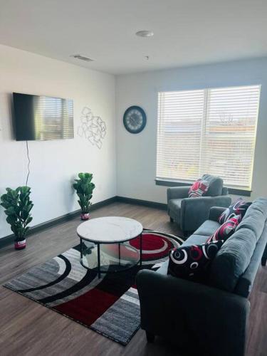 Downtown Augusta Beauty 2 Bed Apt — 4-Star Luxury Hotel in Augusta, United States
