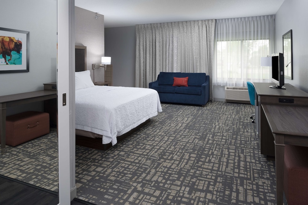 Hampton Inn North Sioux City - photo 16