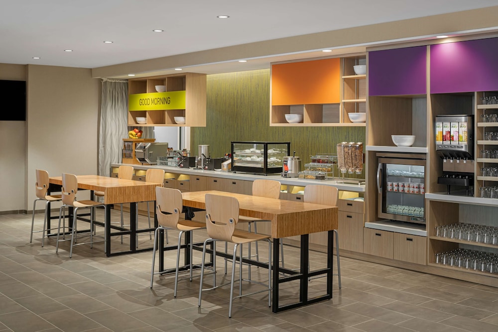 Home2 Suites by Hilton Des Moines at Drake University - photo 27