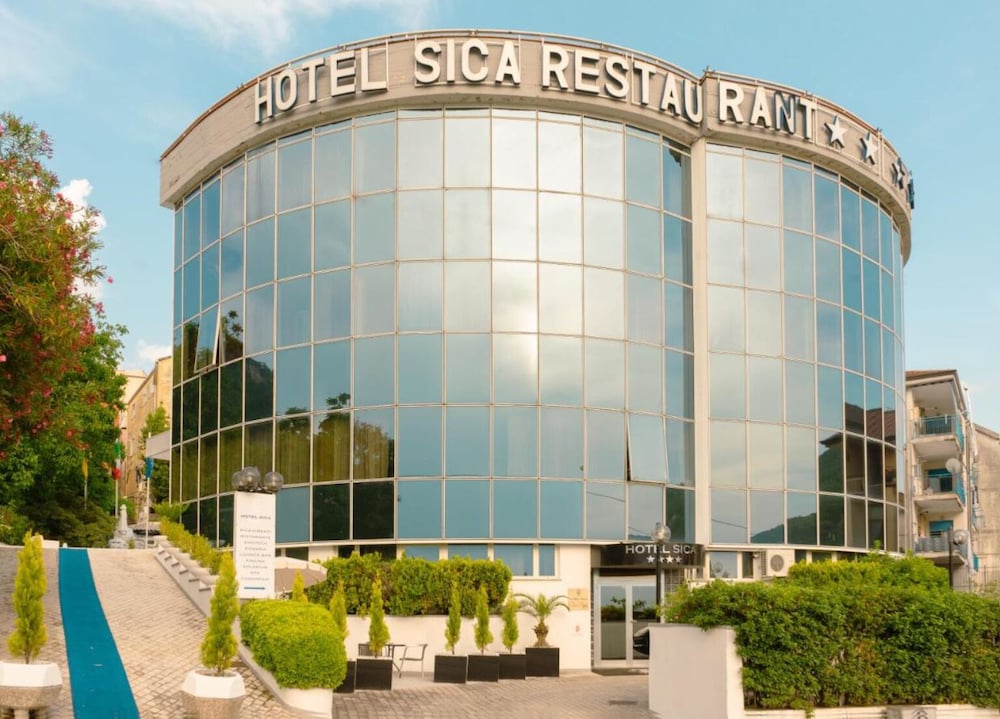 Hotel Sica in Montecorvino Rovella, Italy