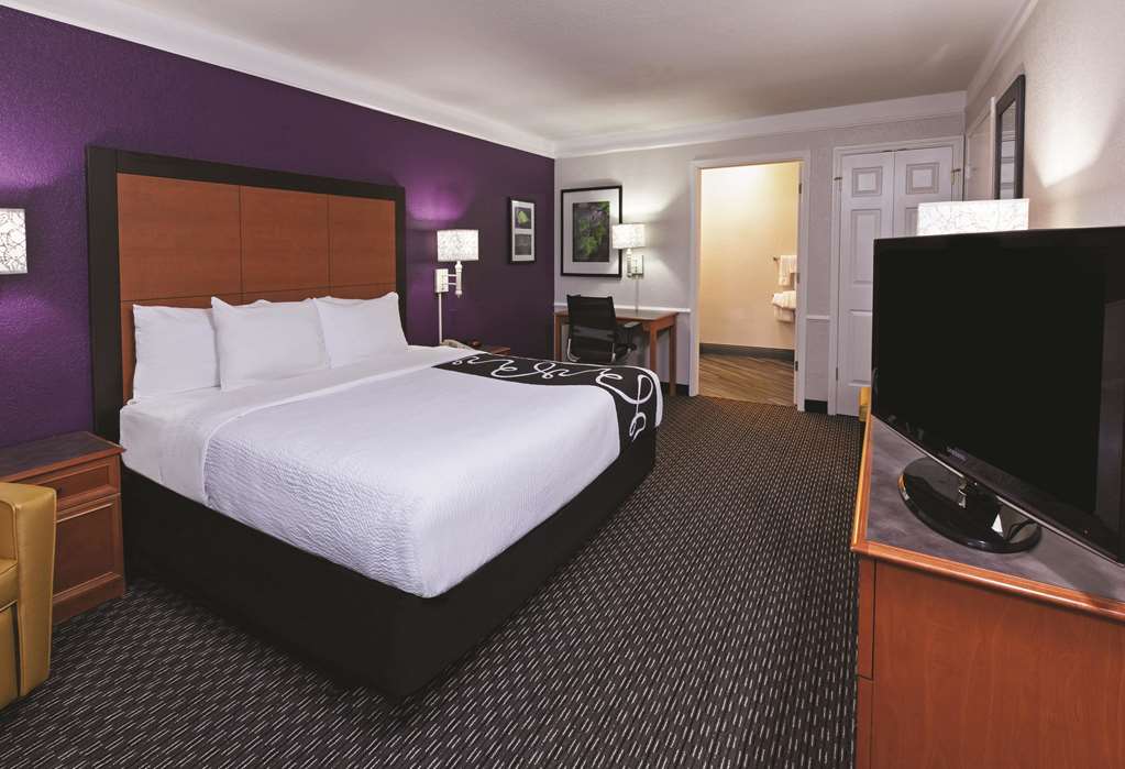 La Quinta Inn by Wyndham San Marcos - photo 17