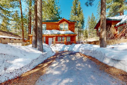 Charming Mt Rose Retreat — South Lake Tahoe