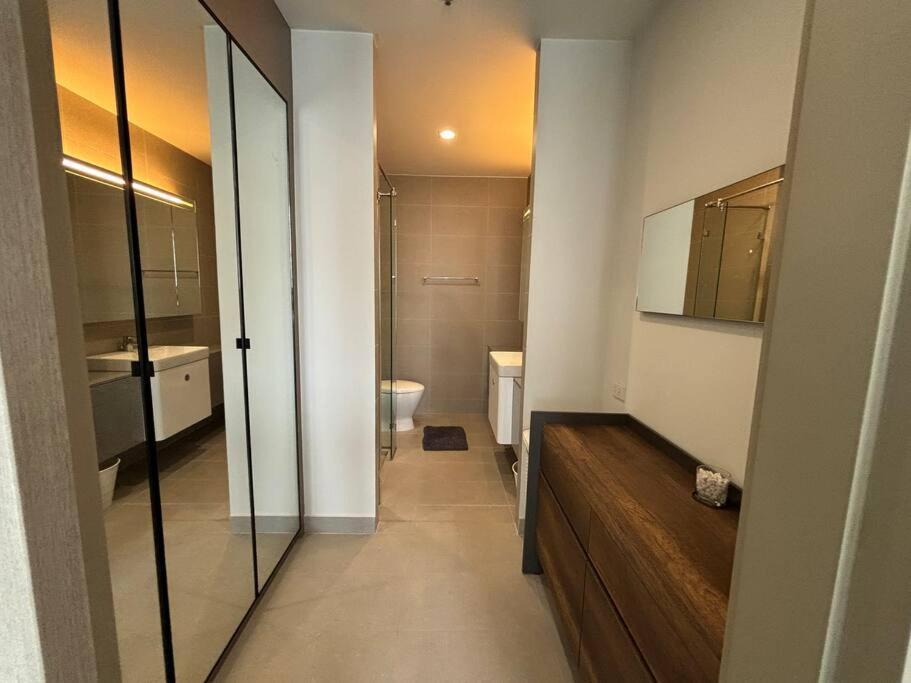 King Bed Studio