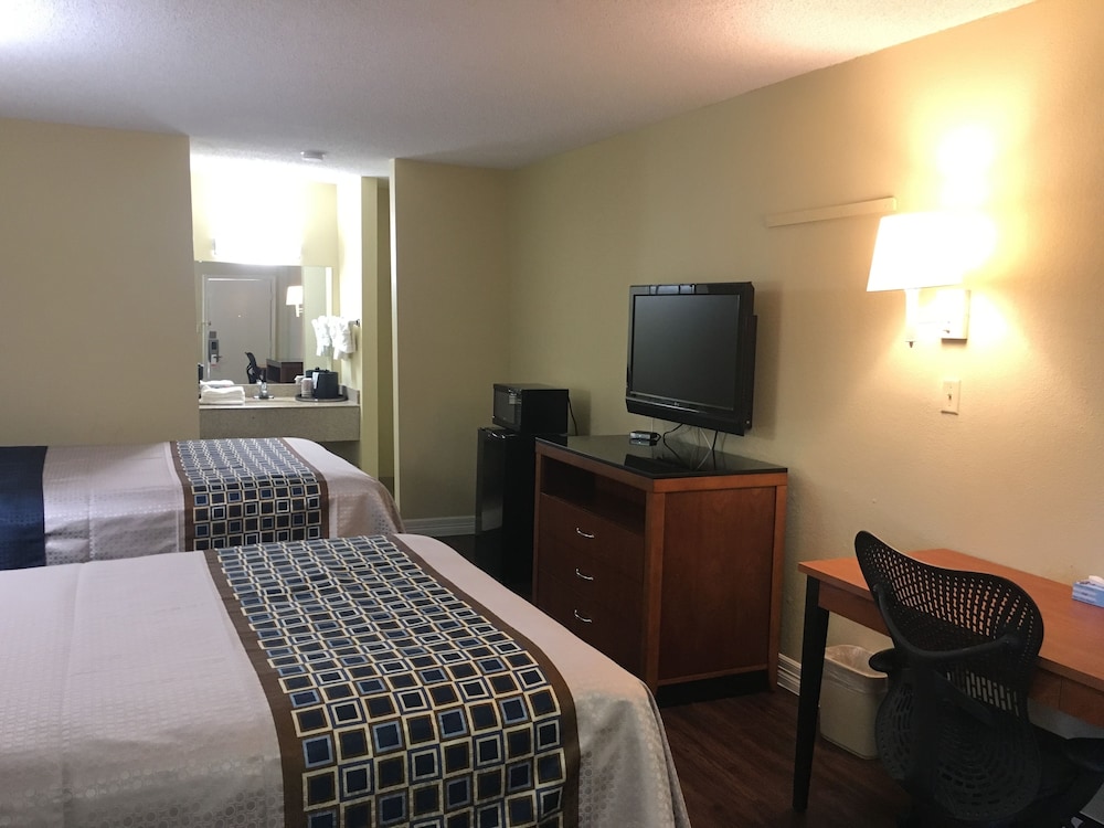 Navasota Inn - photo 5