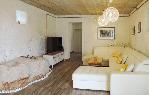 6 Bedroom Awesome Home In Labin — 4-Star Luxury Hotel in Labin, Croatia