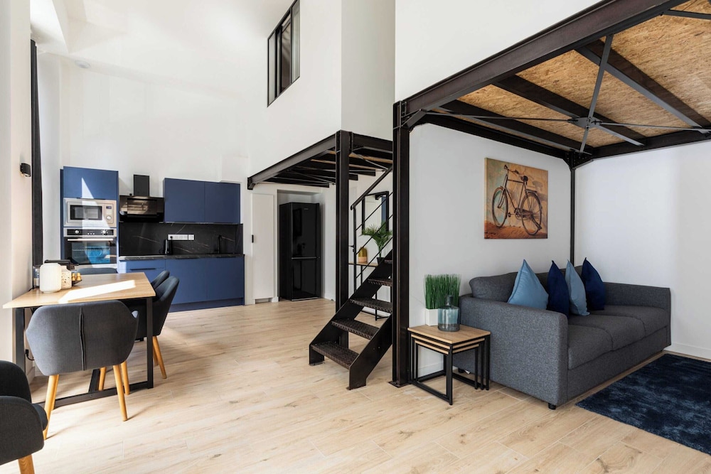 Dify Mazenod Prefecture — 4-Star Luxury Hotel in Lyon, France