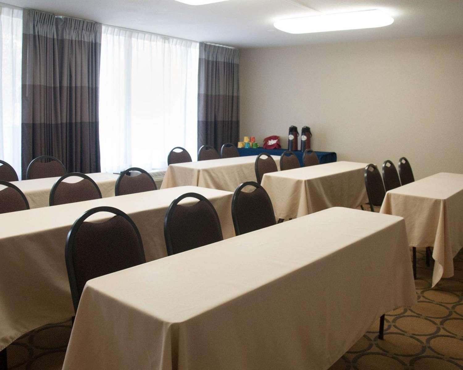 Quality Inn Phoenix Airport - photo 21