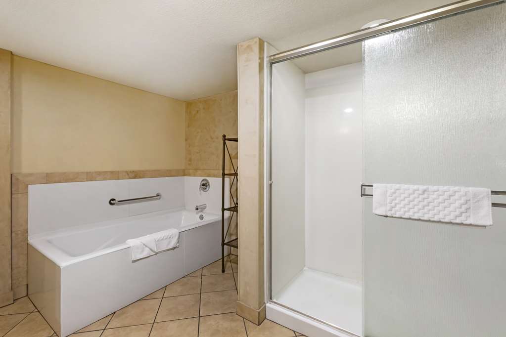 Best Western Plus Raton Hotel - photo 21