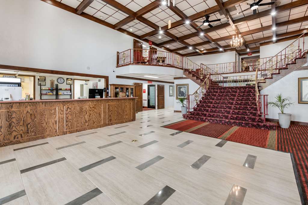 Econo Lodge Truman Inn - photo 6