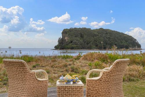 Seaview Escape Beachfront Home — 4-Star Luxury Hotel in Whangamata, New Zealand