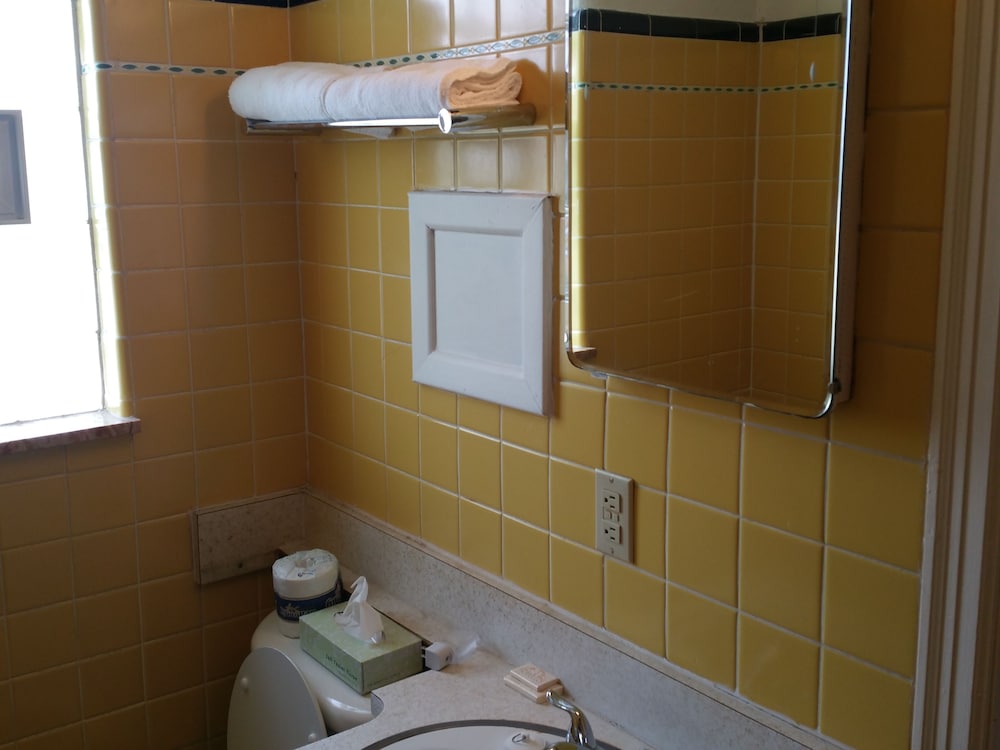 Bakers Motel Norwich - photo 36