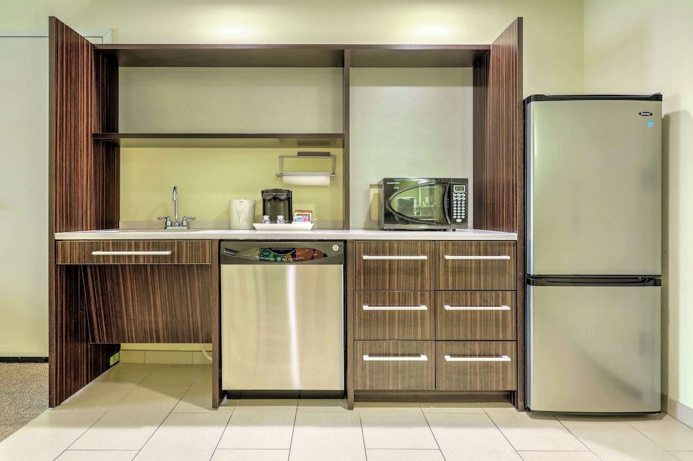 Home2 Suites by Hilton Erie PA - photo 40