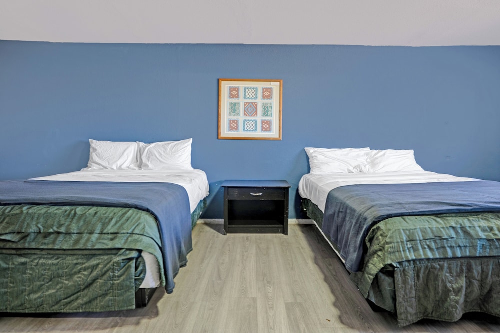 Super 7 Inn By OYO San Antonio NW Medical Center - photo 27
