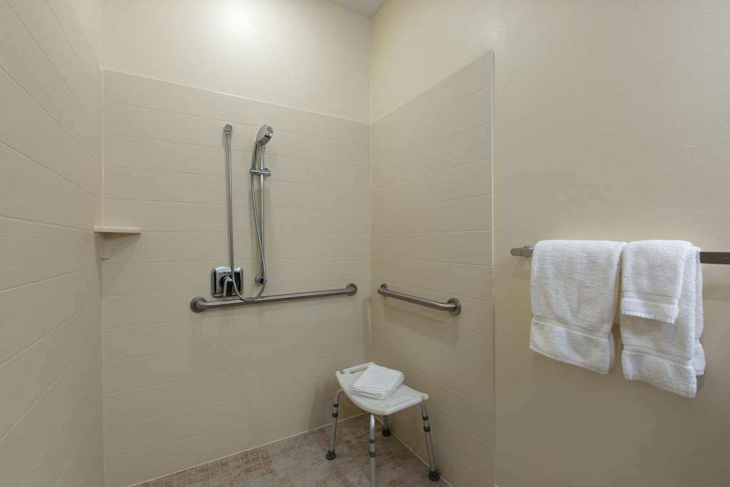 AmericInn by Wyndham Sioux Falls North - photo 13