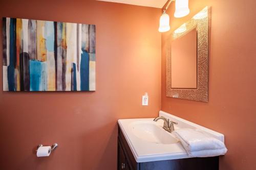 Coastal Breeze by Oak Island Accommodations - photo 19