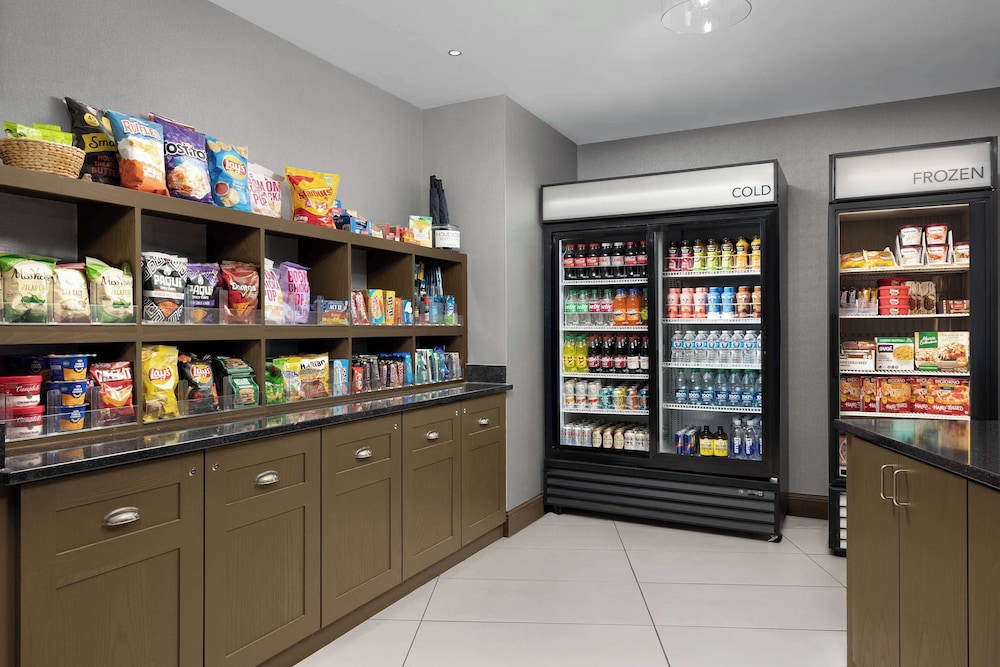 Homewood Suites by Hilton Reading - photo 37