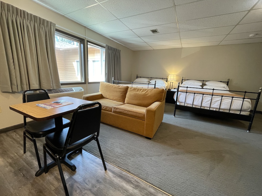 Boulder Twin Lakes Inn - photo 3