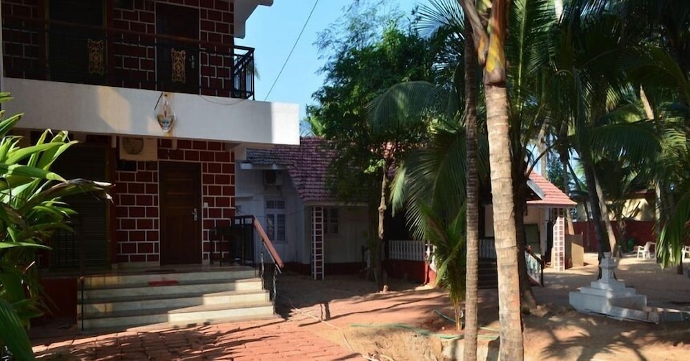 Fantasea Beach Resort — Malvan — photo 2