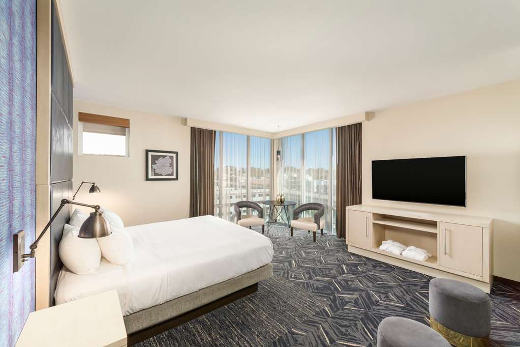 Hyatt Place Greenville Downtown - photo 40