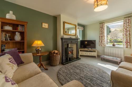 1 Riverside Cottage
