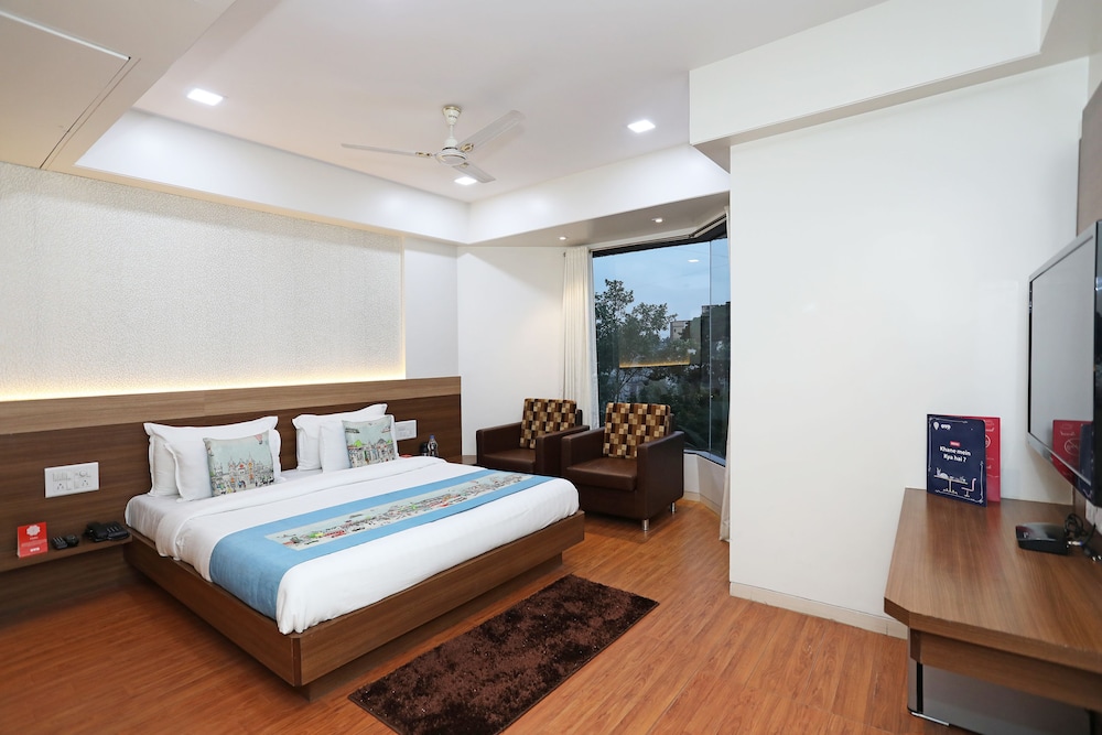 Oyo 10672 Hotel Riviera — Nashik