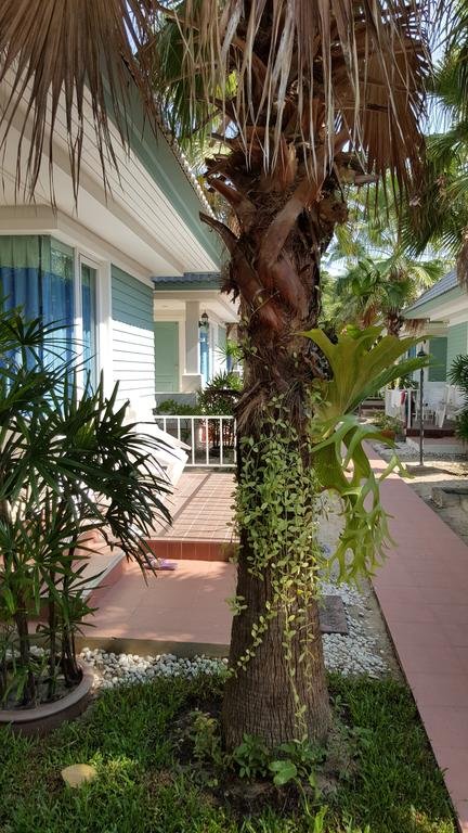 Vipha Ville Resort — hotel in Thap Sakae