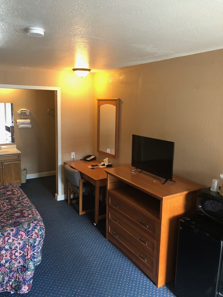 American Inn Council Bluffs - photo 15
