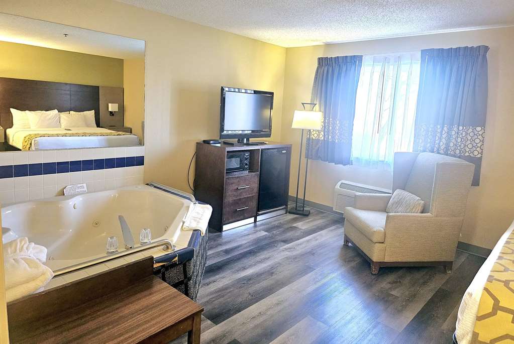 Baymont by Wyndham Rolla - photo 10