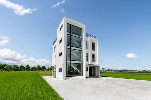 S island - carbon neutral hotel in Unknown City