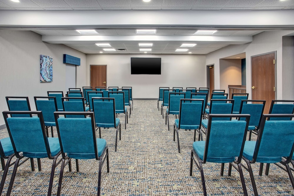 Hampton Inn & Suites Lady Lake The Villages - photo 42