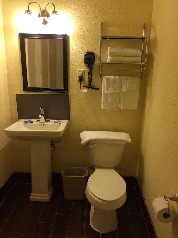 Blarney Inn - photo 30