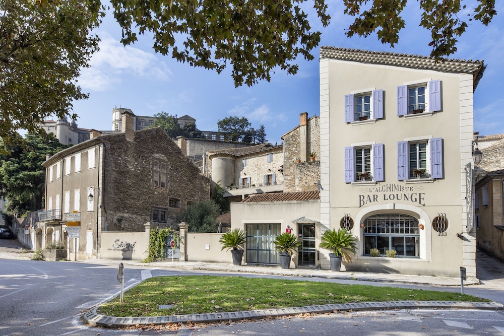Hôtel L’instant Sévigné in Grignan, France