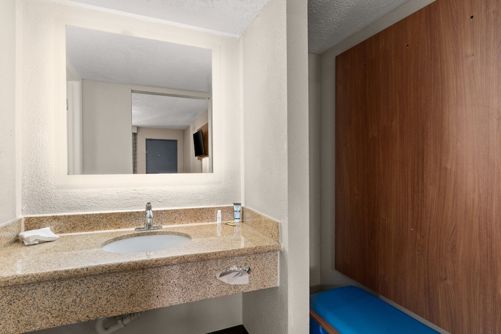 Extend A Suites Midtown Albuquerque - photo 28