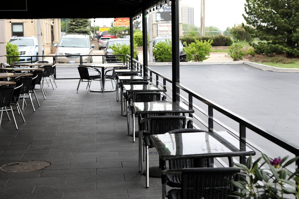 Holiday Inn Chicago Oakbrook by IHG - photo 42