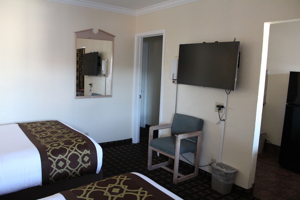 Riverside Inn & Suites Santa Cruz - photo 18