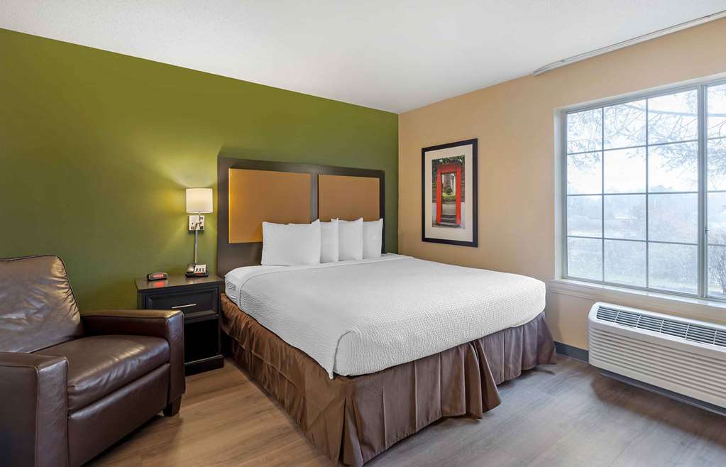 Extended Stay America Select Suites St. Louis Airport Central - photo 15