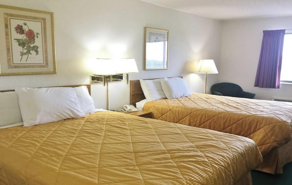 Capital O Amerihost Inn and Suites Mexico Hwy 54 MO - photo 9