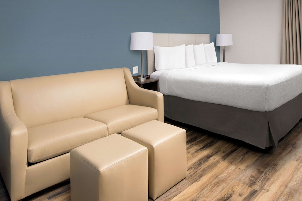WoodSpring Suites Orlando International Drive - photo 5