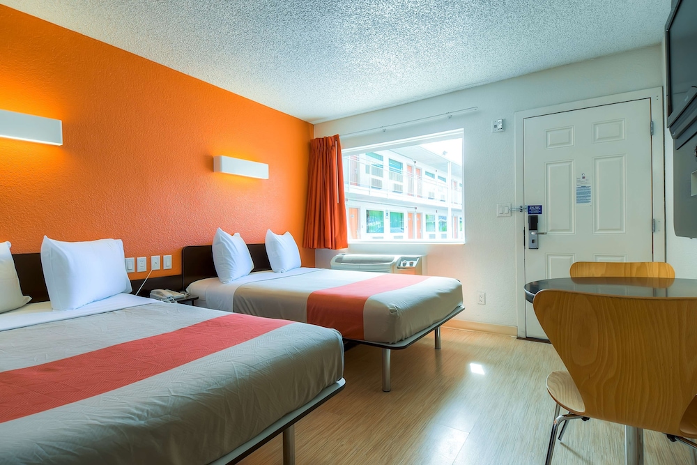Studio 6 Suites Las Vegas NV Tropicana - photo 8