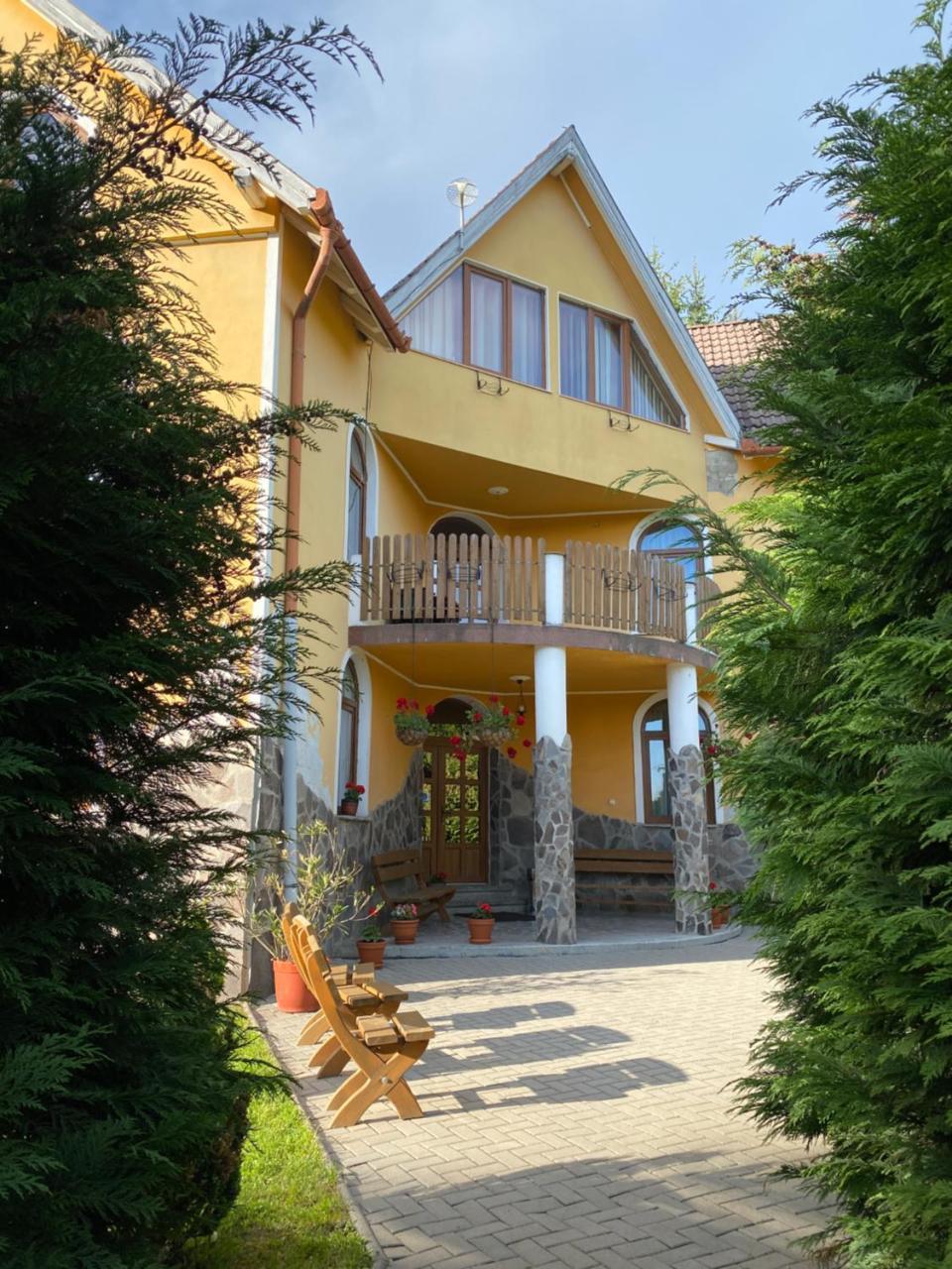 Gyopar Panzio in Zetea, Romania