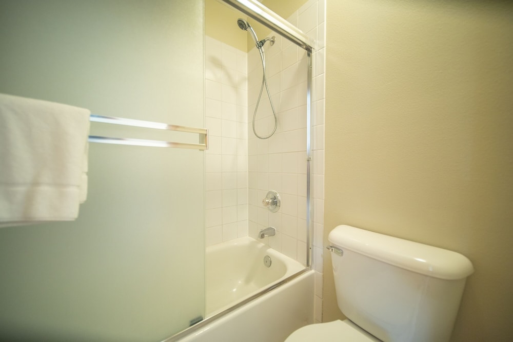 Cinnamon Ridge Hotel - photo 22