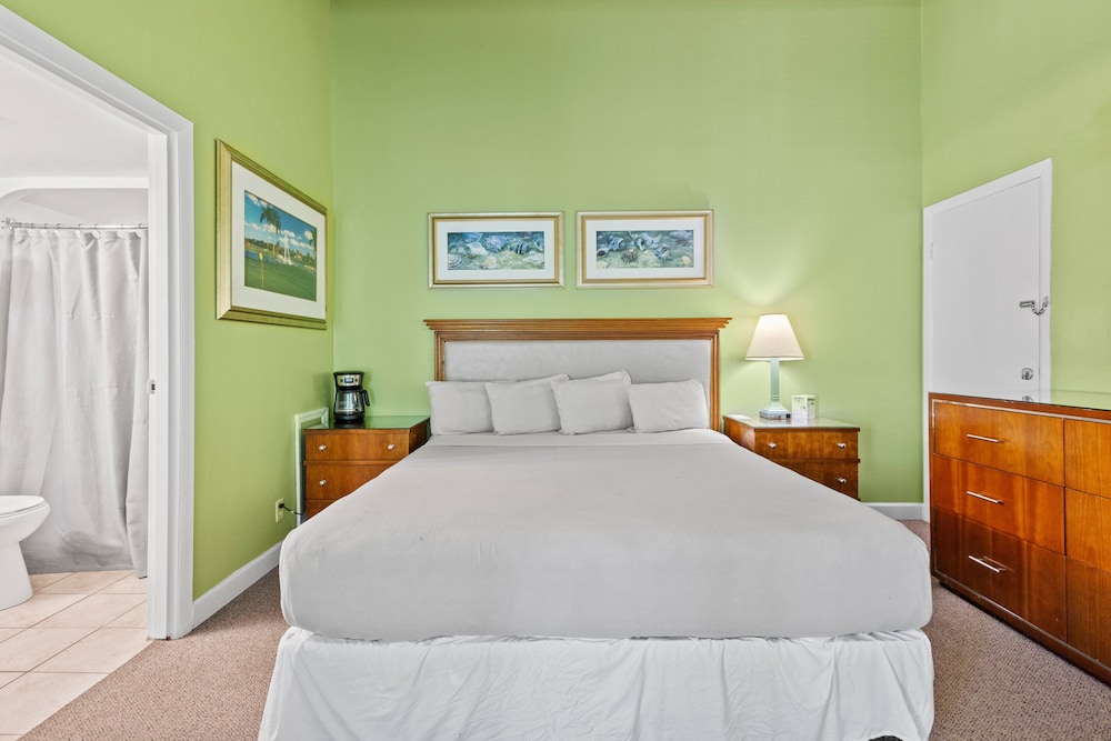 Oceanfront Inn Room #11 Standard Room King Bed in Fort Pierce, United States