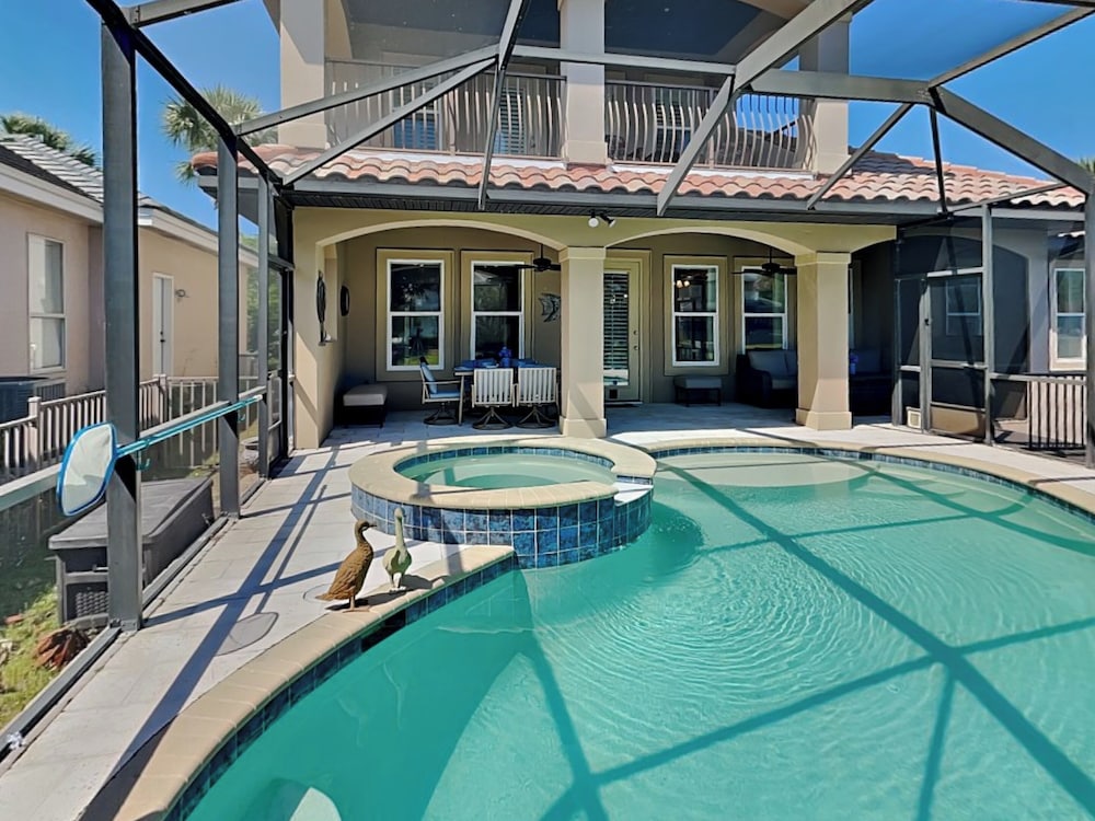Destiny's Paradise by Southern Vacation Rentals — 4-Star Luxury Hotel in Destin, United States