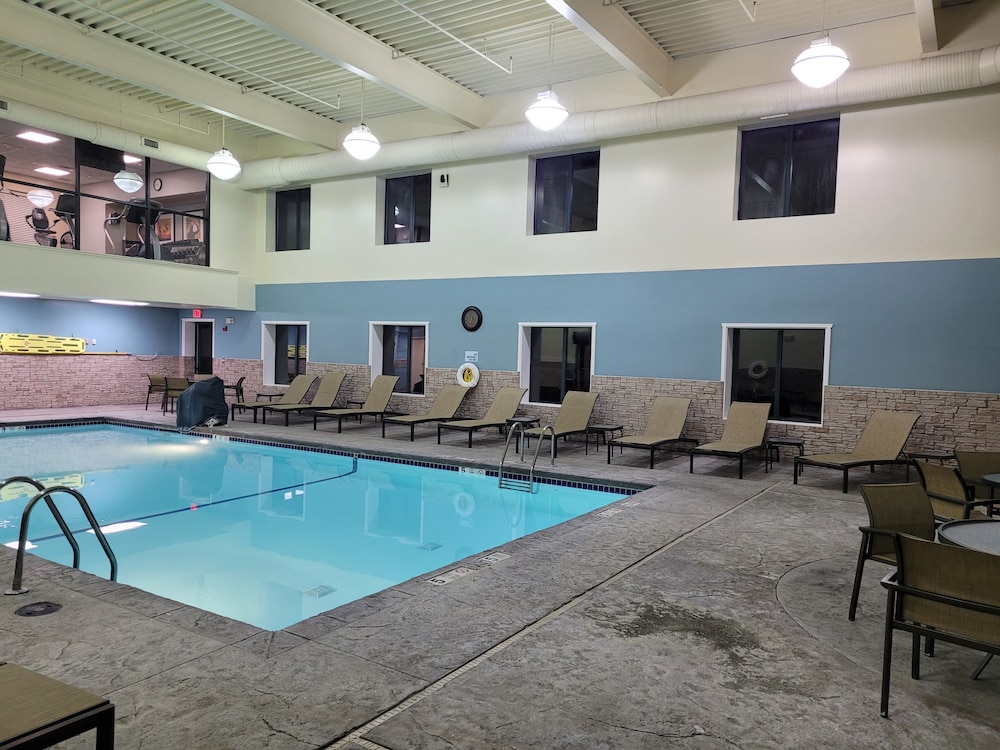 Holiday Inn Express Hotel & Suites Buffalo Airport by IHG - photo 23
