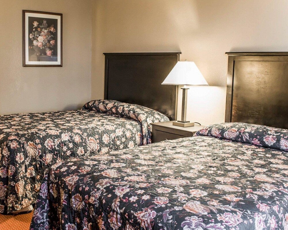 Econo Lodge Burlington I 40 - photo 16